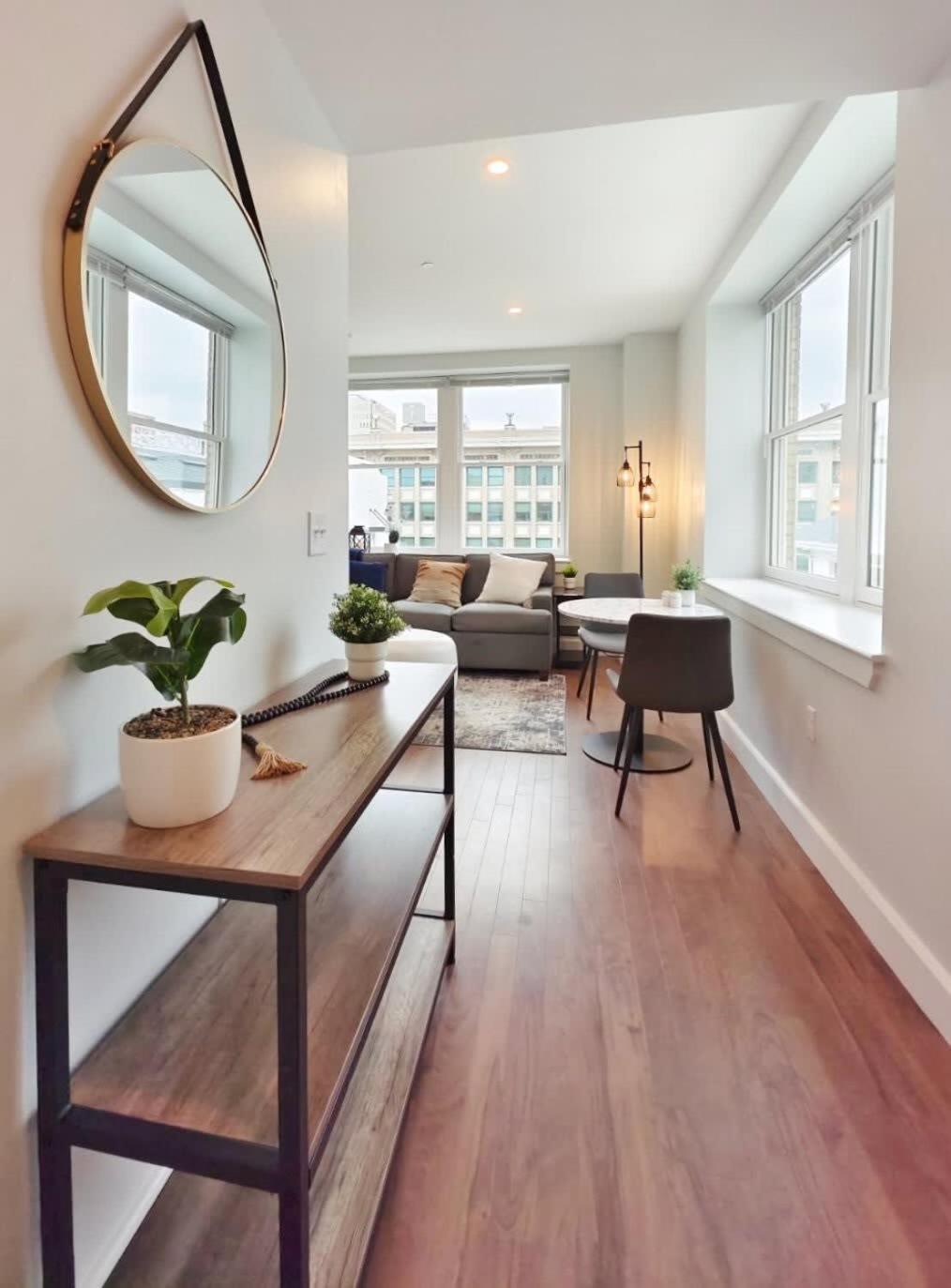 Fun Cozy Apts - 1 25 Mile Walk To Tiaa Bnk Fld 잭슨빌 외부 사진